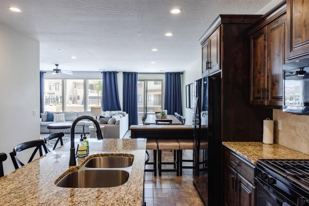 Coral Canyon Pool Private Hot Tub Fire Pit واشنطن المظهر الخارجي الصورة
